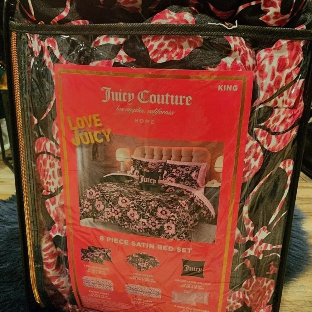 Juicy Couture Floral Satin King 8pc Comforter Set Black w/Pink Leopard Flowers